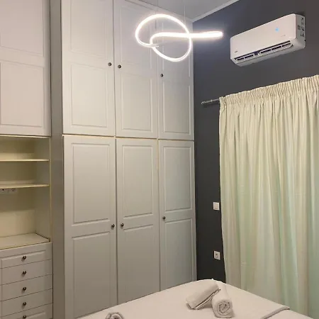 Comfortable Apartment Near To Metro Athens Exterior photo