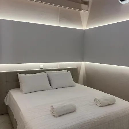 Comfortable Apartment Near To Metro Athens Exterior photo