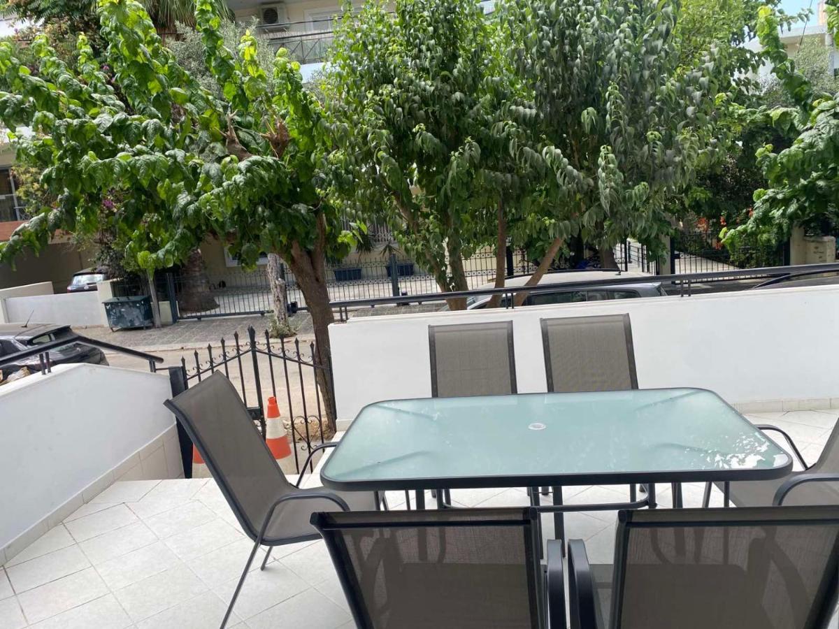 Comfortable Near To Metro Apartment Athens
