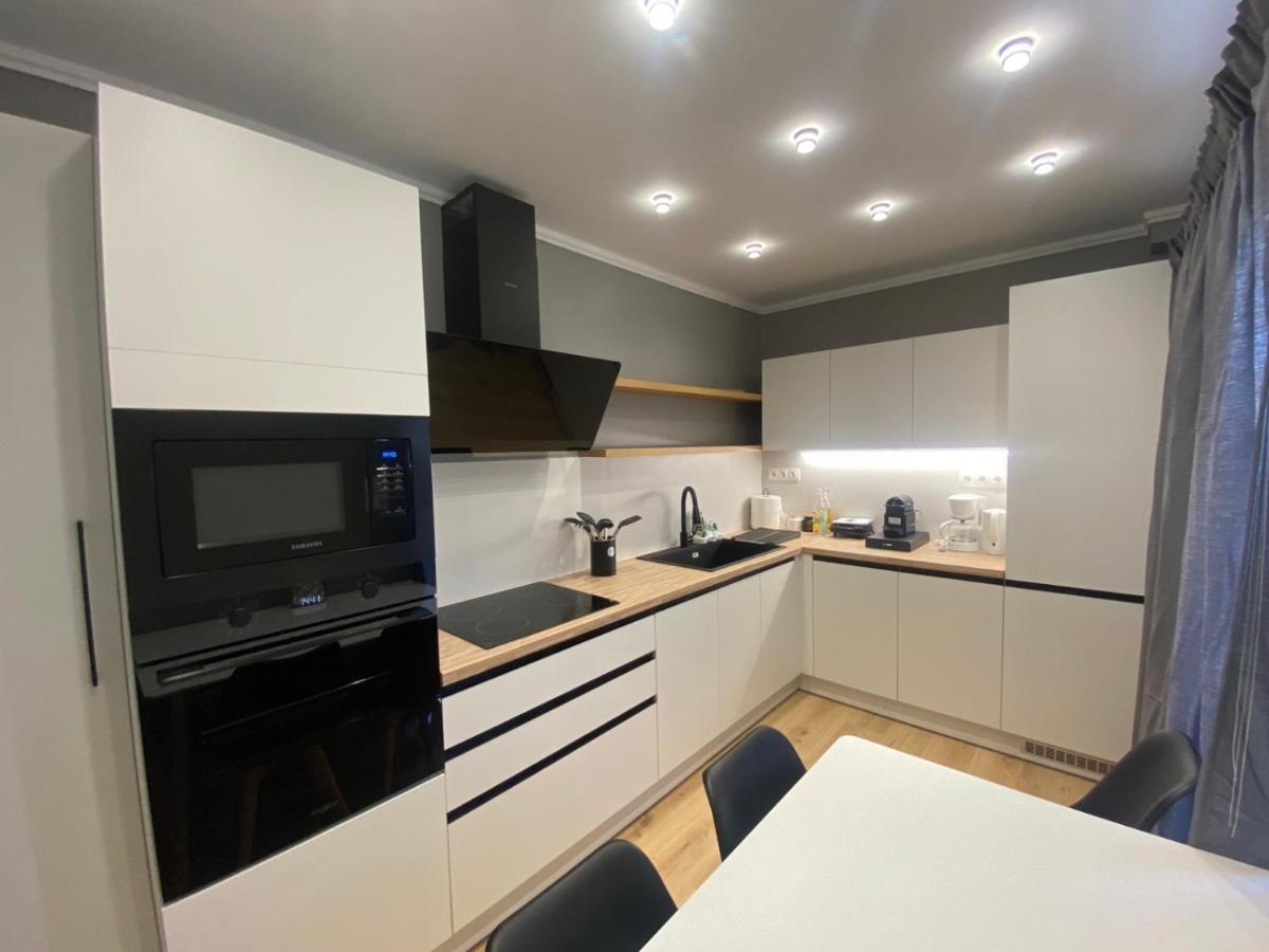 Comfortable Near To Metro Apartment Athens